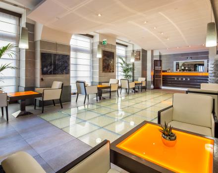 Wählen Sie Best Western Crystal Palace Hotel in der Nähe von Porta Nuova Bahnhof und dem Stadtzentrum